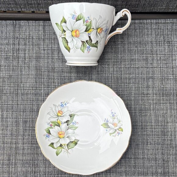 Regency Bone China England Tea Cup & Saucer Set Daffodil Floral Gold Trim - Picture 1 of 9